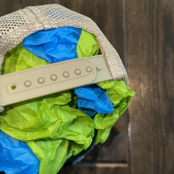 Judith March Vintage Style Trucker Hat with Embroidered Patch - Picture 6 of 7